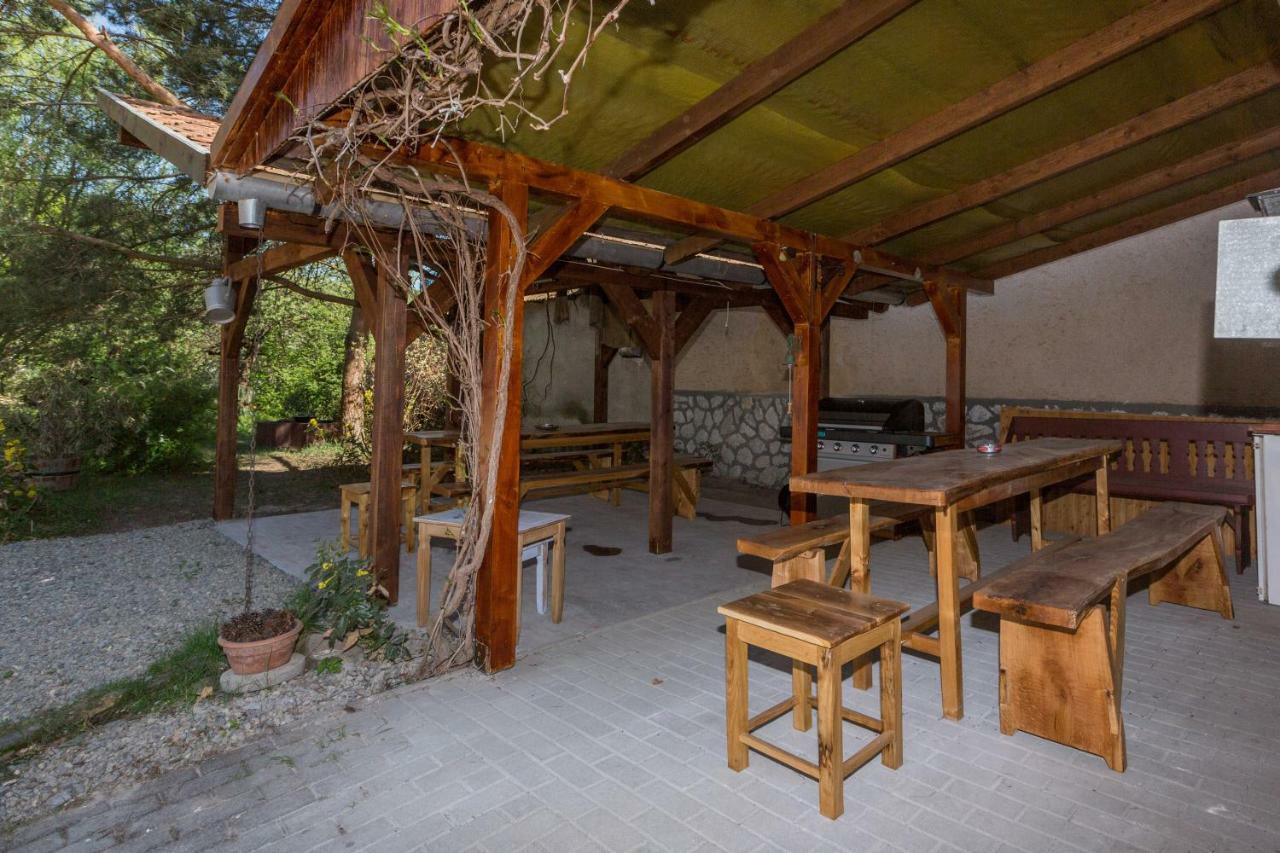 Gadoros Vendeghaz Otel Egerszalók Dış mekan fotoğraf