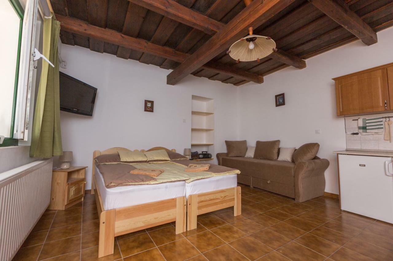Gadoros Vendeghaz Otel Egerszalók Dış mekan fotoğraf