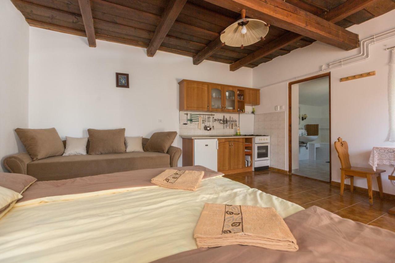 Gadoros Vendeghaz Otel Egerszalók Dış mekan fotoğraf