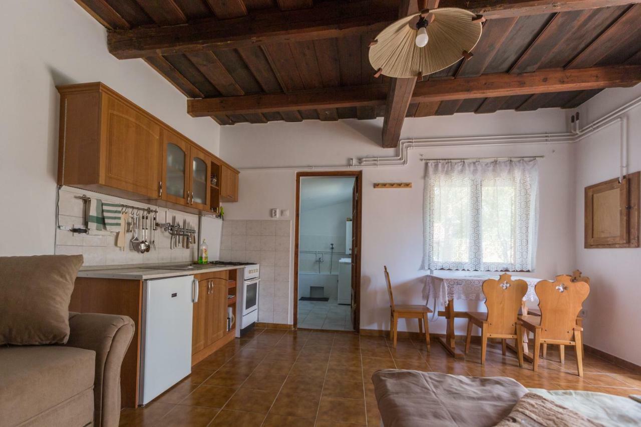 Gadoros Vendeghaz Otel Egerszalók Dış mekan fotoğraf