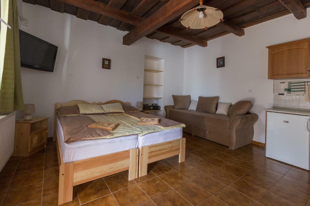 Gadoros Vendeghaz Otel Egerszalók Dış mekan fotoğraf