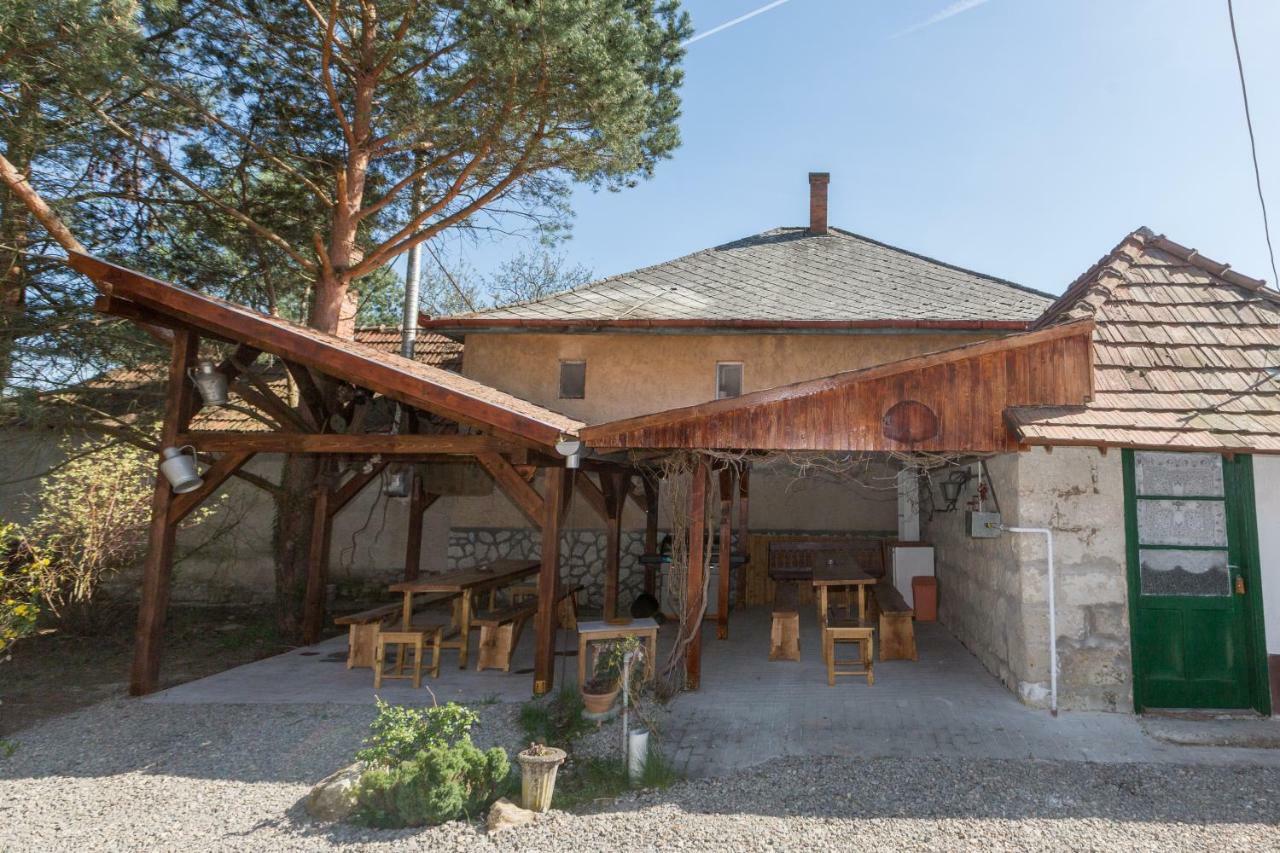 Gadoros Vendeghaz Otel Egerszalók Dış mekan fotoğraf